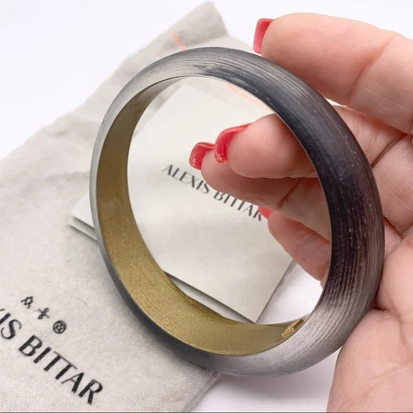 Alexis Bittar Black Carved Lucite Tapered Bangle - Picture 2 of 5